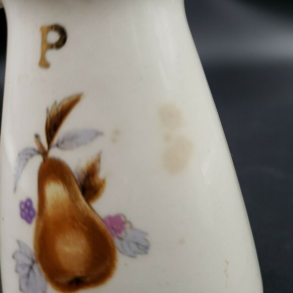 Pear Salt & Pepper Shakers W/ Handle 7 Hole Royal Taunton Autumn Fruit VTG Japan - Picture 4 of 12